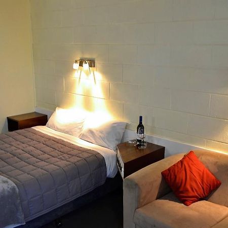 Charles Sturt Motor Inn West Wyalong Zewnętrze zdjęcie